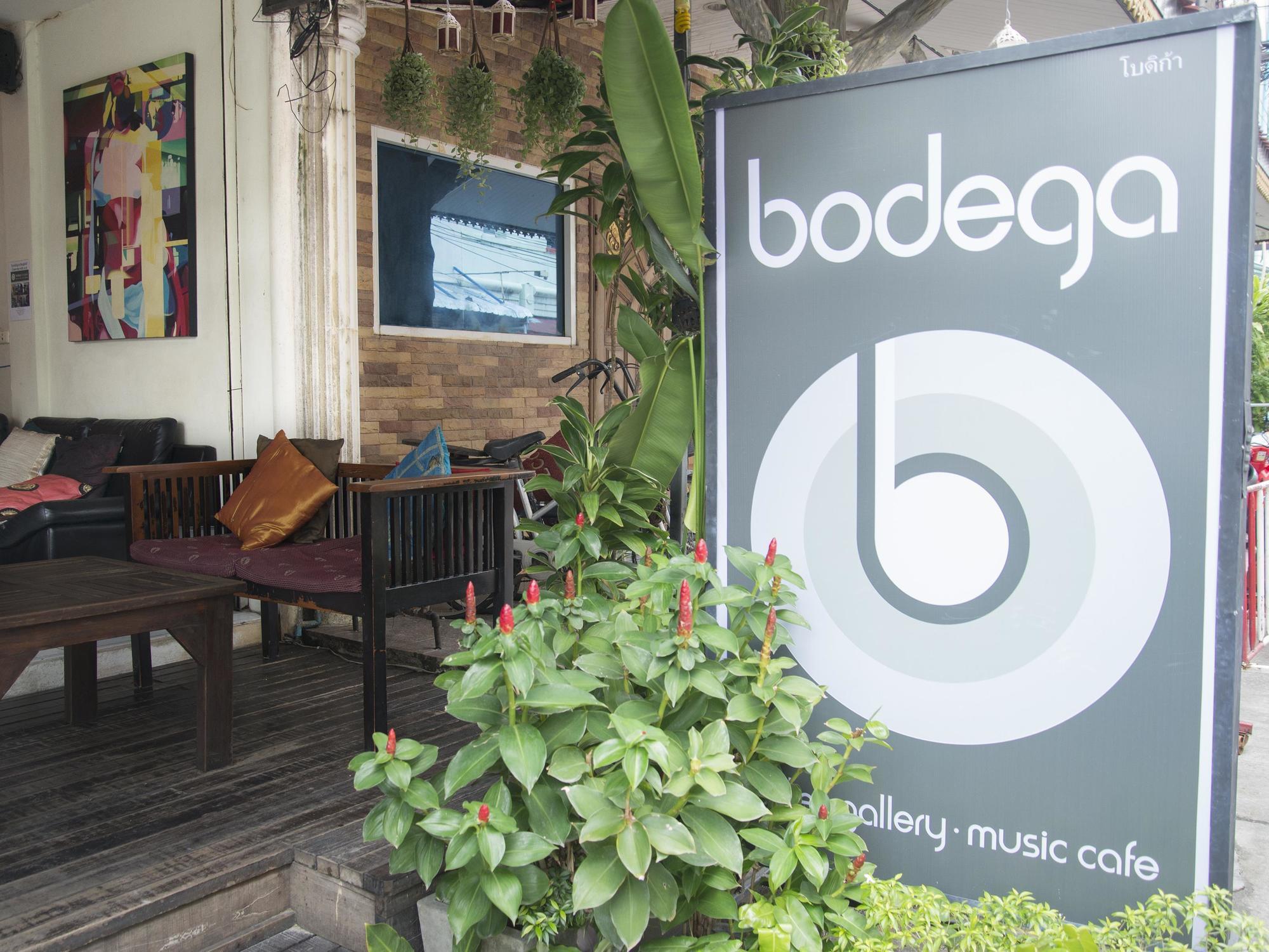 Bodega Phuket Patong (Adults Only) Hostel Exterior photo