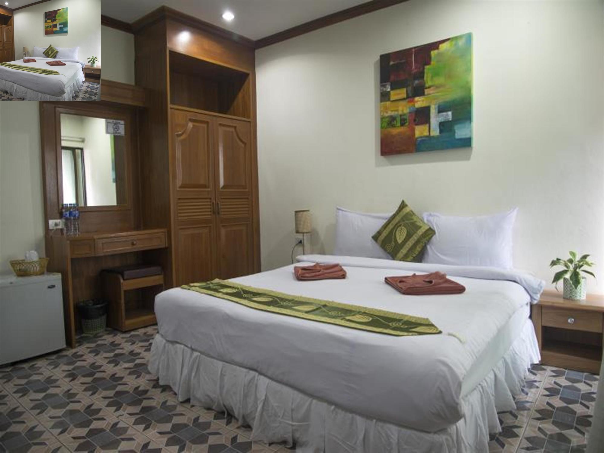 Bodega Phuket Patong (Adults Only) Hostel Exterior photo