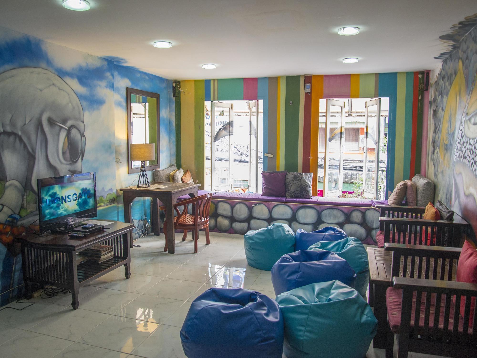Bodega Phuket Patong (Adults Only) Hostel Exterior photo
