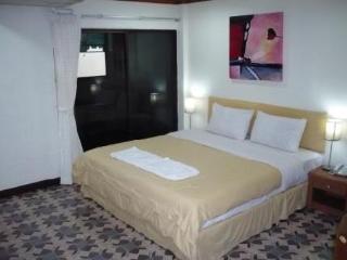 Bodega Phuket Patong (Adults Only) Hostel Exterior photo